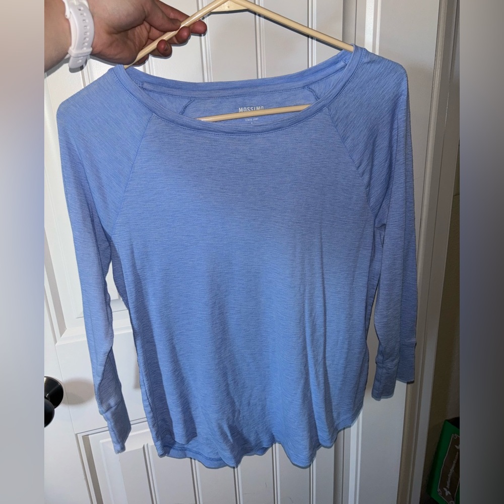 Mossimo Women’s Light Blue Mid Arm Sleeve Top, size small